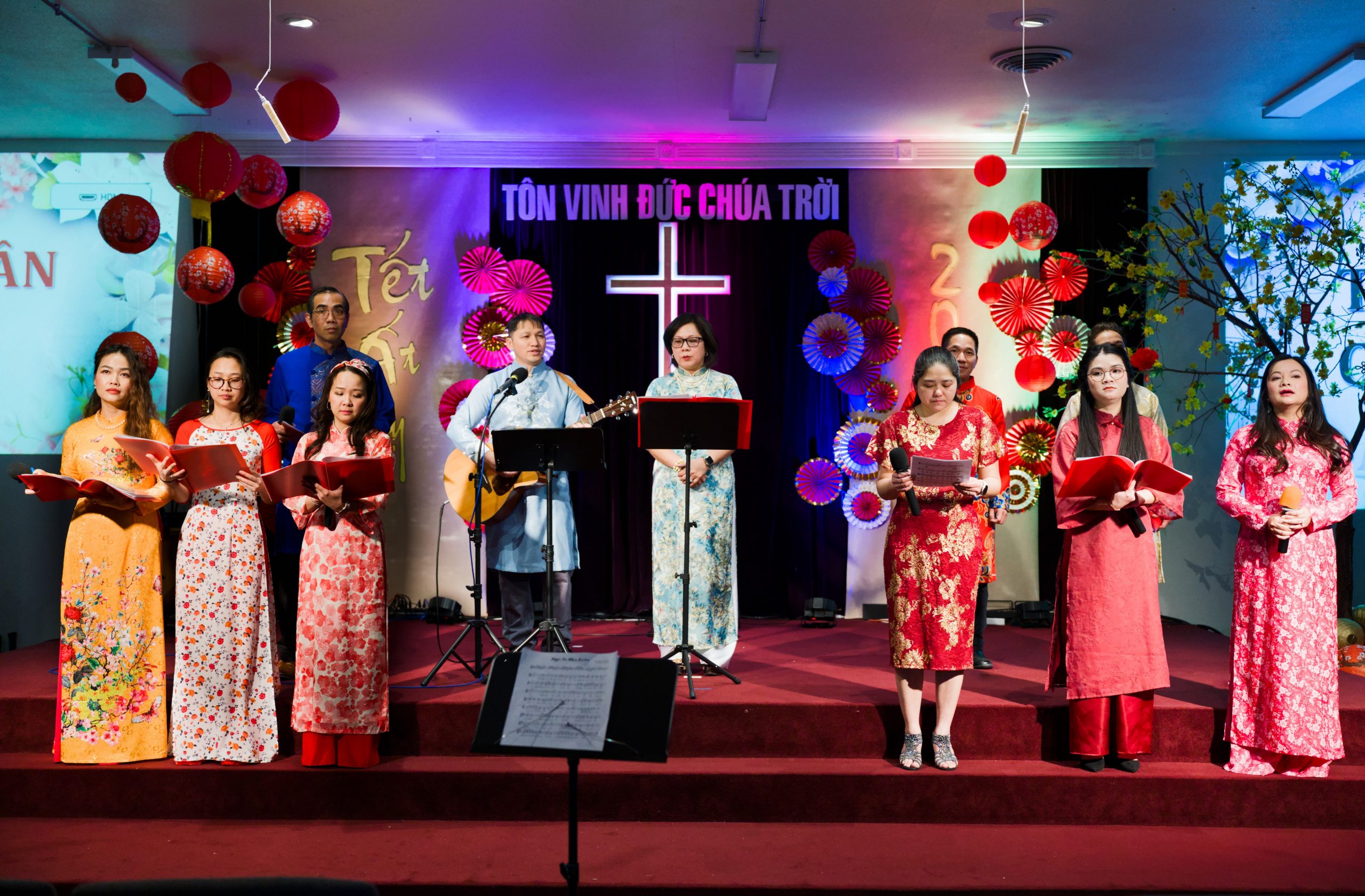 Ban Thờ Phượng  – Tết Ất Tỵ 2025